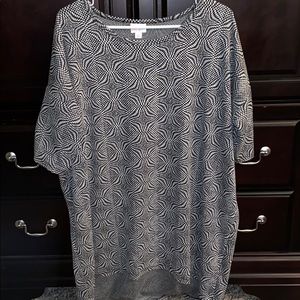 EUC Lg Lularoe black & white patterned Irma